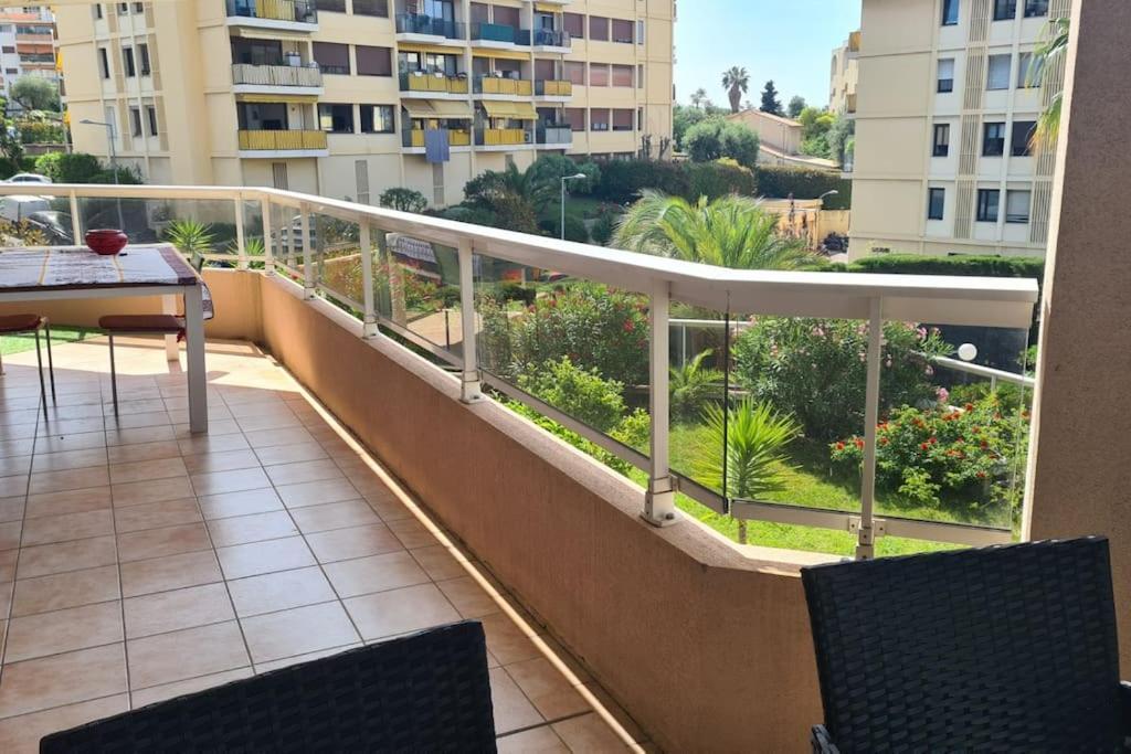 Appartement Vue Mer Sur Les Hauteurs De Niza Exterior foto
